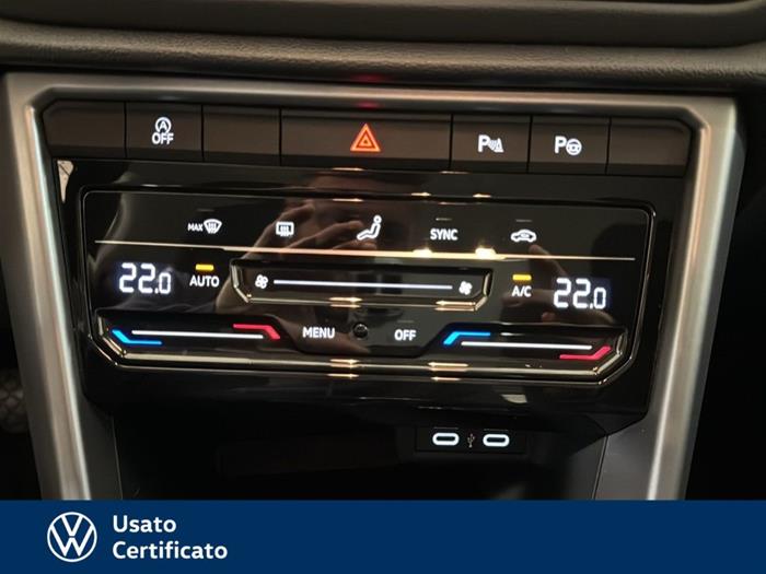 AutoVega - VOLKSWAGEN T-Roc | ID 28653