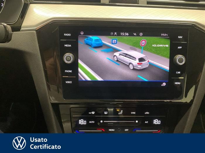AutoVega - VOLKSWAGEN Passat Variant | ID 35862