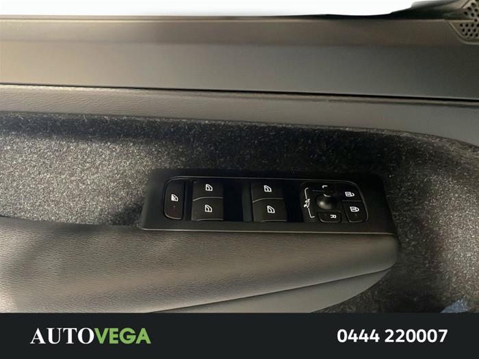 AutoVega - VOLVO XC40 | ID 36123