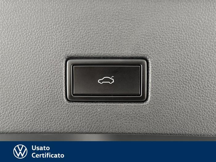 AutoVega - VOLKSWAGEN T-Roc | ID 36167