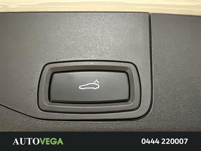 AutoVega - PORSCHE Taycan | ID 36281