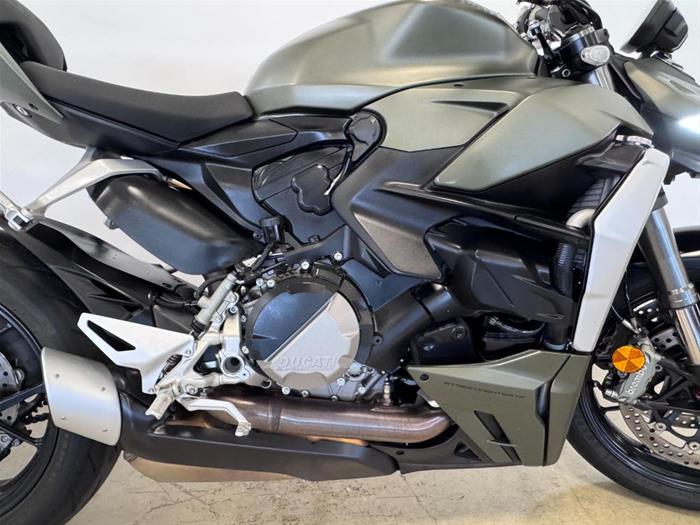 AutoVega - DUCATI Streetfighter | ID 36454
