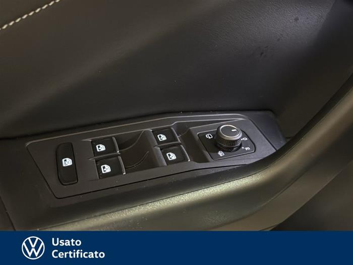 AutoVega - VOLKSWAGEN T-Roc | ID 36547