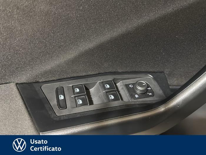 AutoVega - VOLKSWAGEN T-Roc | ID 32201