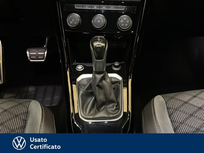 AutoVega - VOLKSWAGEN T-Roc | ID 35740