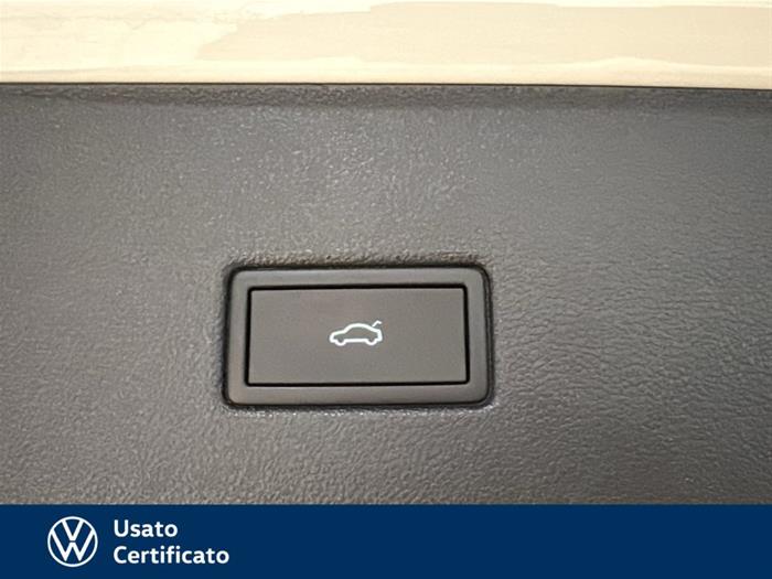 AutoVega - VOLKSWAGEN T-Roc | ID 35740