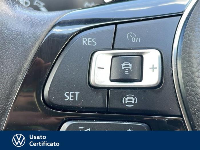 AutoVega - VOLKSWAGEN T-Roc | ID 36990