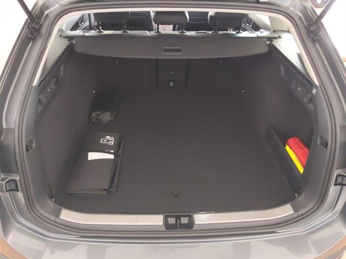 AutoVega - VOLKSWAGEN Passat | ID 37159