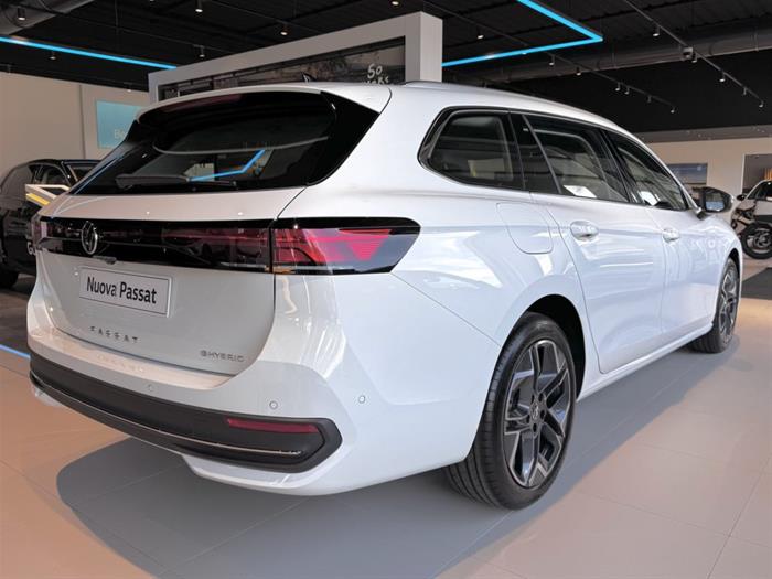 AutoVega - VOLKSWAGEN Passat | ID 37160
