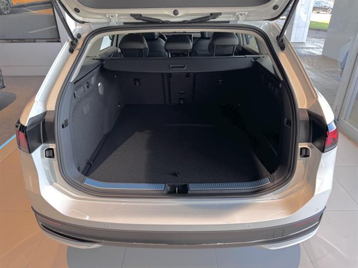AutoVega - VOLKSWAGEN Passat | ID 37160
