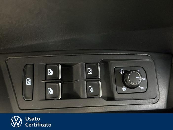 AutoVega - VOLKSWAGEN T-Roc | ID 37205