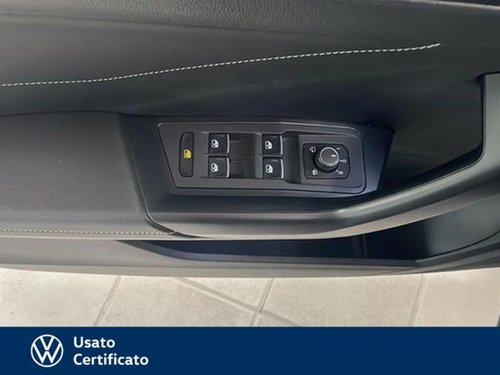 AutoVega - VOLKSWAGEN T-Roc | ID 37240