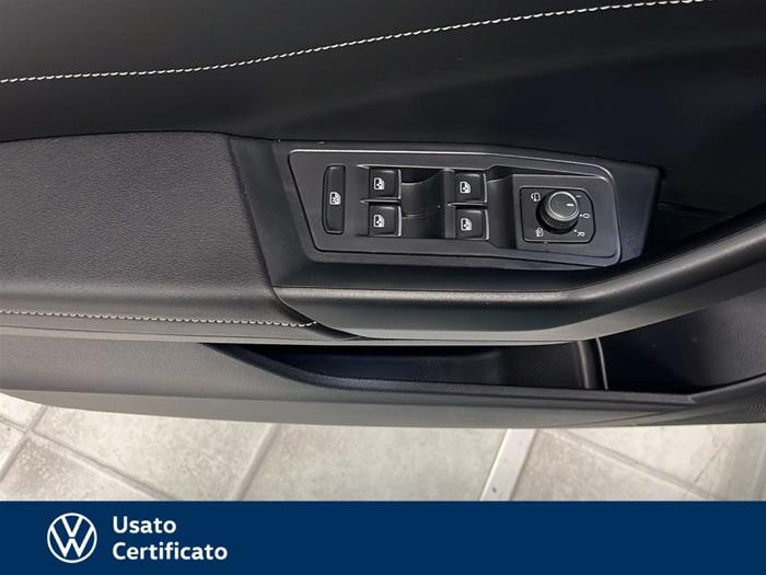 AutoVega - VOLKSWAGEN T-Roc | ID 37311