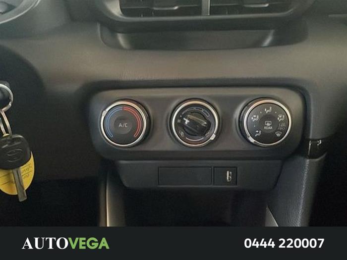 AutoVega - TOYOTA Yaris | ID 37371
