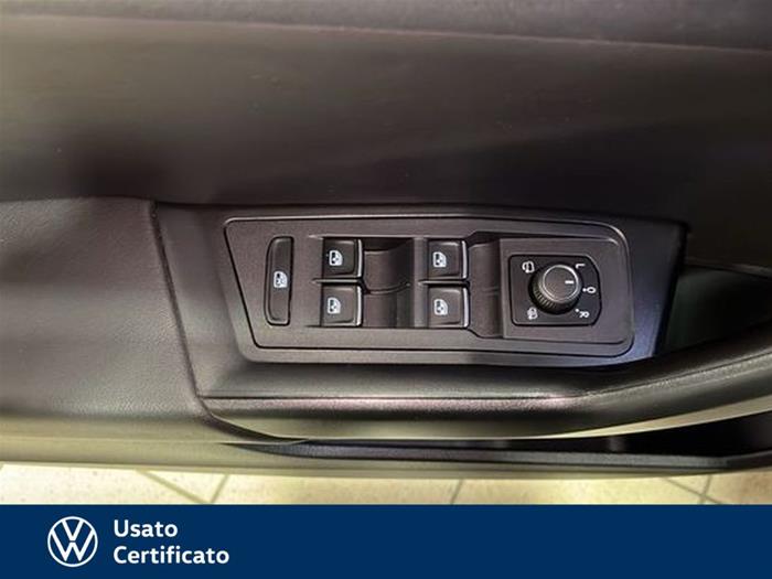 AutoVega - VOLKSWAGEN T-Roc | ID 37536