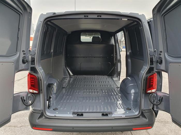 AutoVega - VOLKSWAGEN T6.1 Transporter | ID 37676