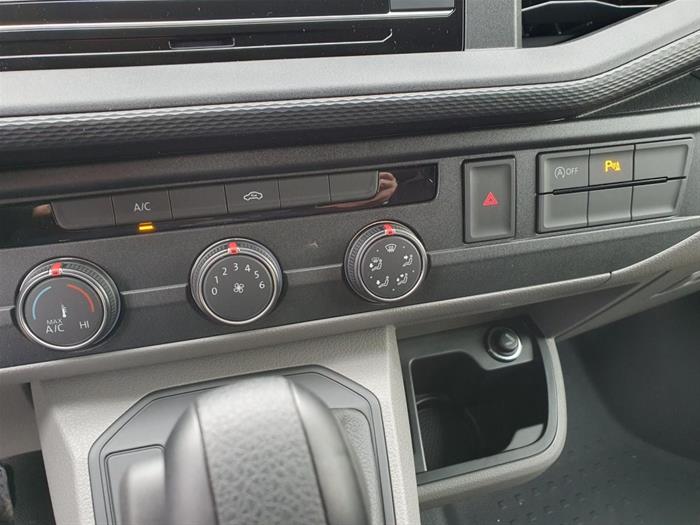 AutoVega - VOLKSWAGEN T6.1 Transporter | ID 37676