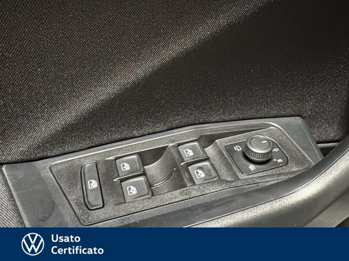 AutoVega - VOLKSWAGEN T-Roc | ID 38245