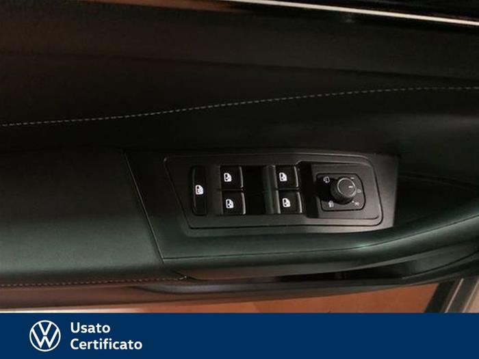 AutoVega - VOLKSWAGEN T-Roc | ID 38554
