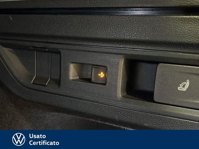 AutoVega - VOLKSWAGEN Passat | ID 38680