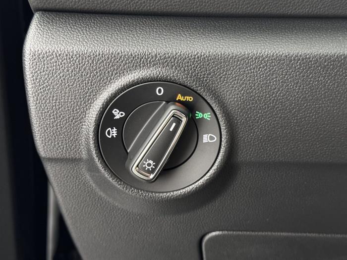 AutoVega - VOLKSWAGEN T-Roc | ID 38811