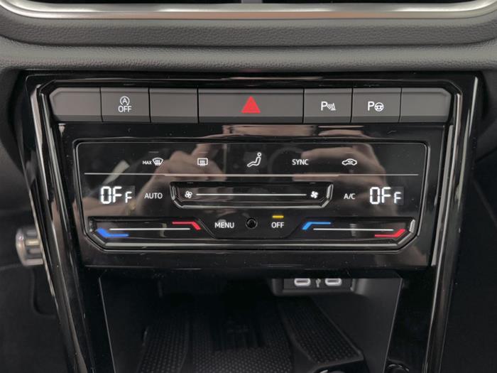 AutoVega - VOLKSWAGEN T-Roc | ID 38811