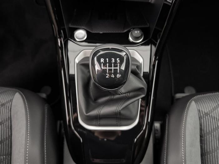 AutoVega - VOLKSWAGEN T-Roc | ID 38811