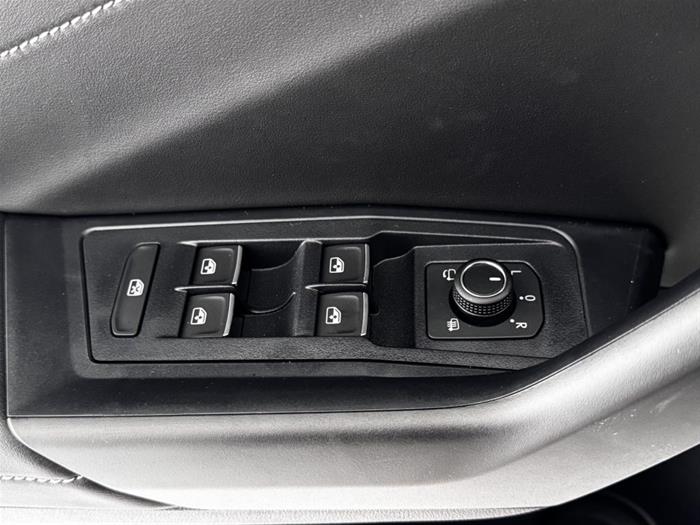 AutoVega - VOLKSWAGEN T-Roc | ID 38847