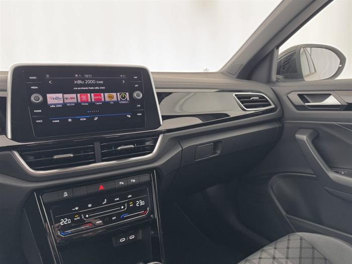 AutoVega - VOLKSWAGEN T-Roc | ID 38847