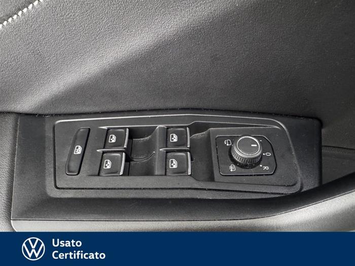 AutoVega - VOLKSWAGEN T-Roc | ID 38985