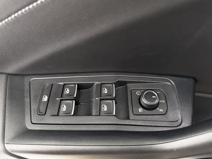 AutoVega - VOLKSWAGEN T-Roc | ID 39027