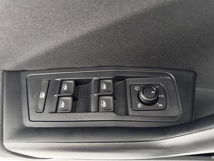 AutoVega - VOLKSWAGEN T-Roc | ID 39137