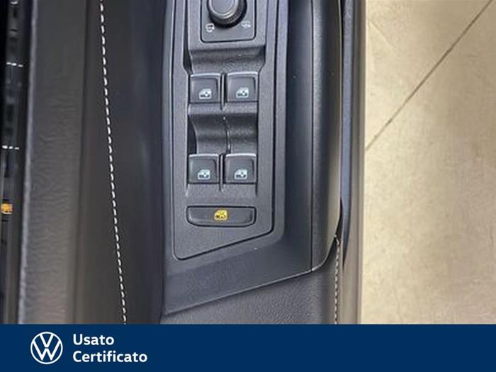 AutoVega - VOLKSWAGEN T-Roc | ID 39428