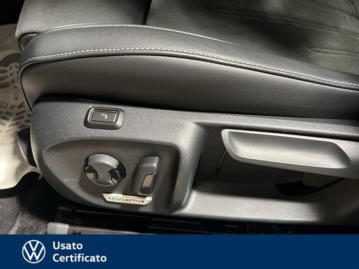 AutoVega - VOLKSWAGEN Passat | ID 39557