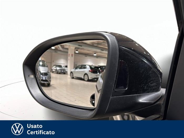 AutoVega - VOLKSWAGEN T-Roc | ID 40170