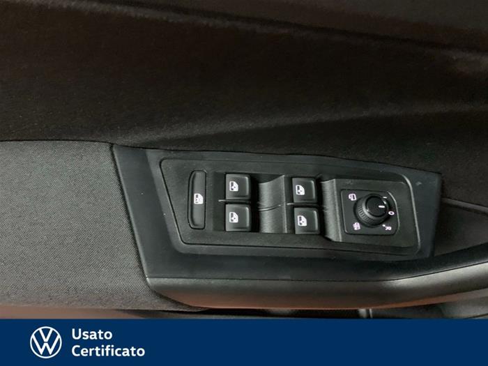 AutoVega - VOLKSWAGEN T-Roc | ID 40171