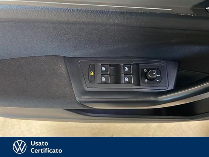 AutoVega - VOLKSWAGEN T-Roc | ID 40196