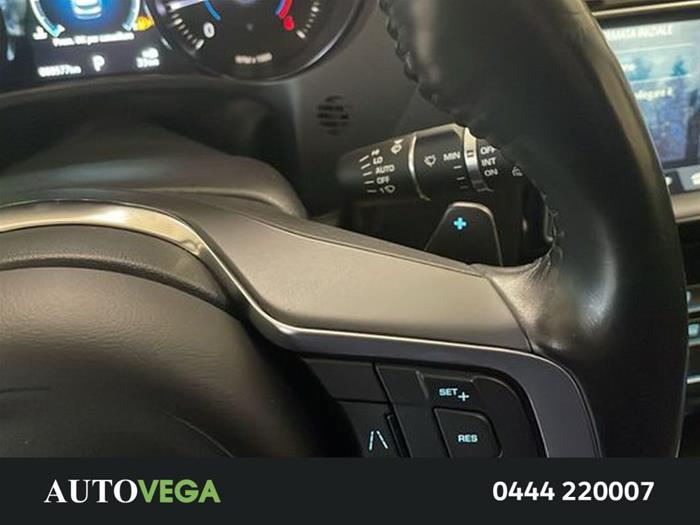 AutoVega - JAGUAR F-Pace | ID 40354