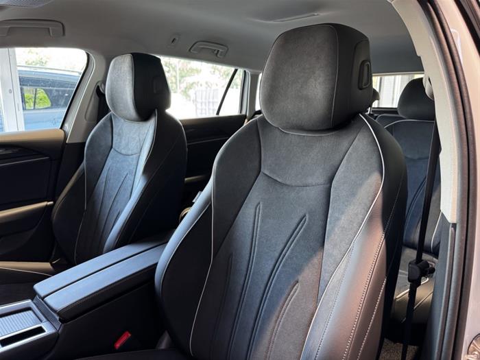 AutoVega - VOLKSWAGEN Passat | ID 40701