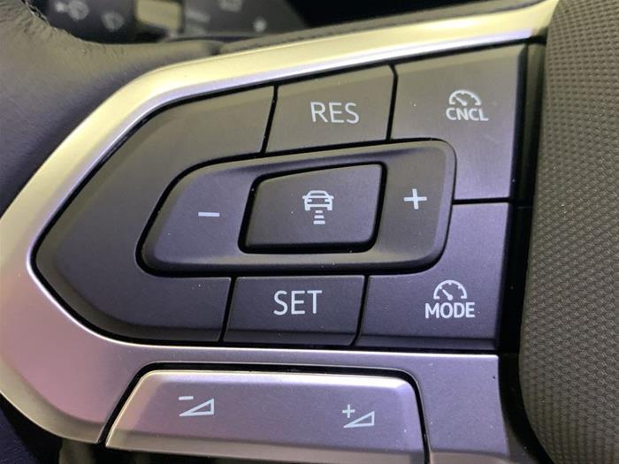 AutoVega - VOLKSWAGEN Tiguan | ID 40698