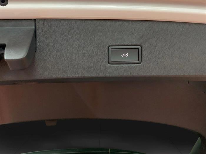 AutoVega - VOLKSWAGEN T-Roc | ID 40703