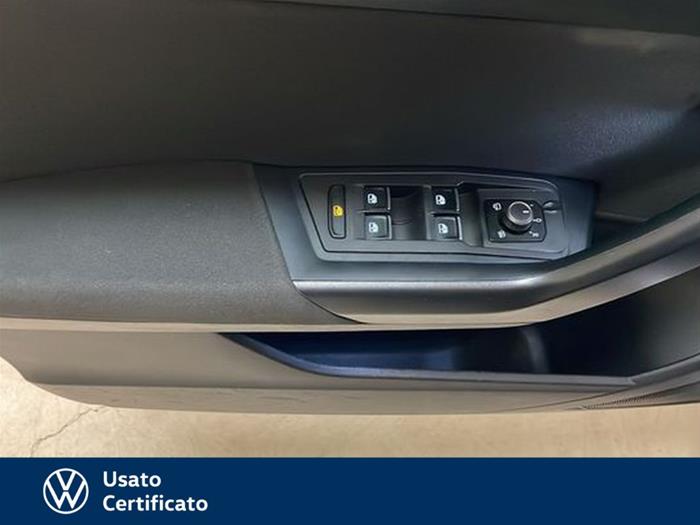 AutoVega - VOLKSWAGEN T-Roc | ID 40705