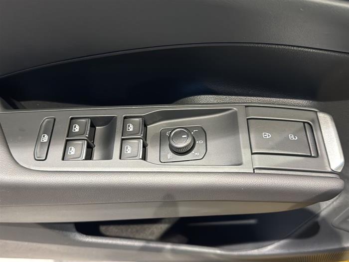 AutoVega - VOLKSWAGEN T-Roc | ID 40700