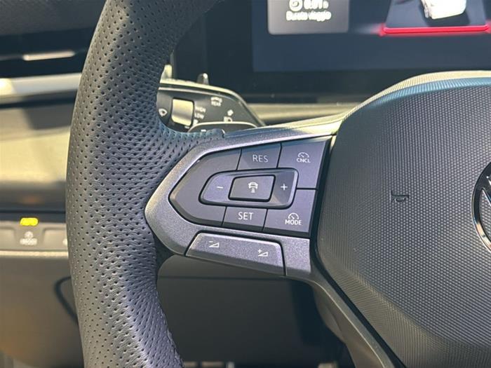 AutoVega - VOLKSWAGEN T-Roc | ID 40700