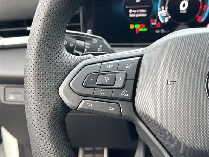 AutoVega - VOLKSWAGEN T-Roc | ID 40724