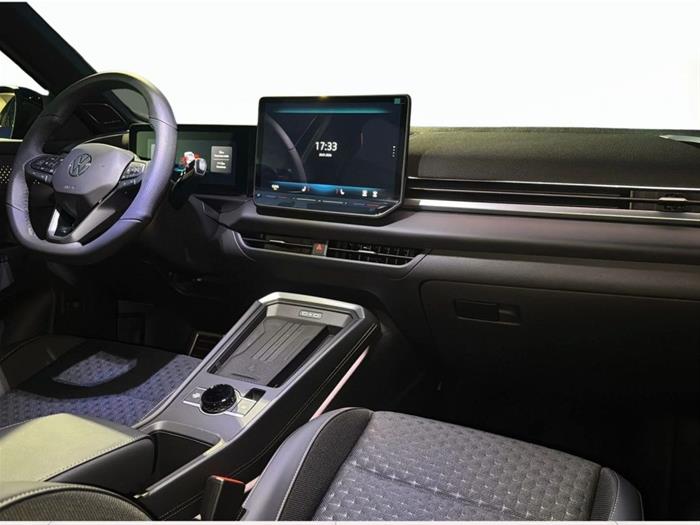 AutoVega - VOLKSWAGEN T-Roc | ID 40723