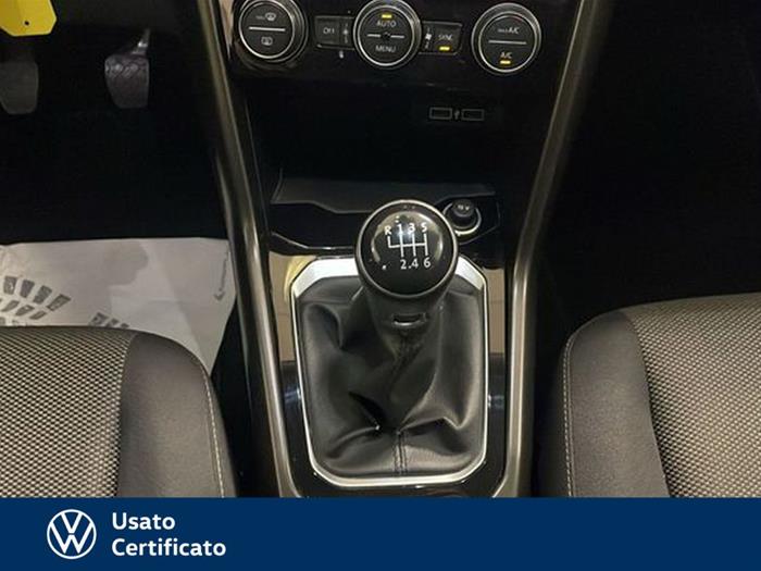 AutoVega - VOLKSWAGEN T-Roc | ID 40738