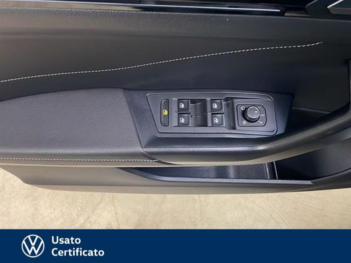 AutoVega - VOLKSWAGEN T-Roc | ID 40835