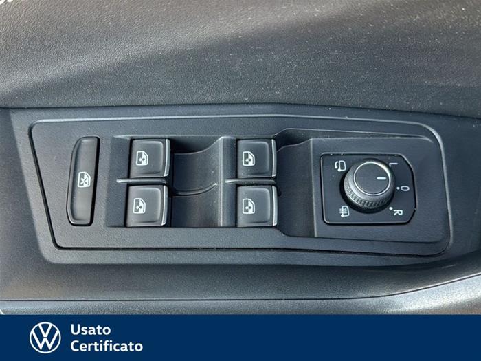 AutoVega - VOLKSWAGEN T-Roc | ID 40971