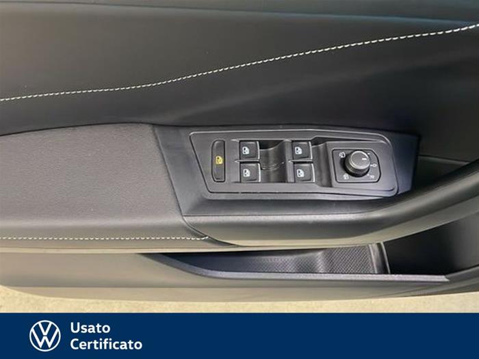 AutoVega - VOLKSWAGEN T-Roc | ID 41335